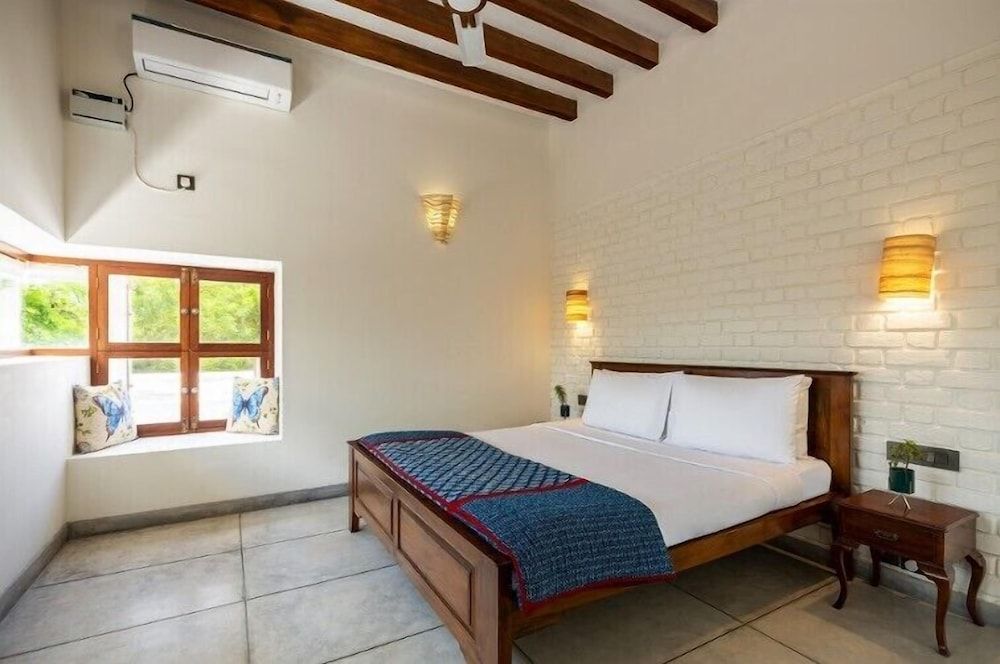 Room (Forest Home)
