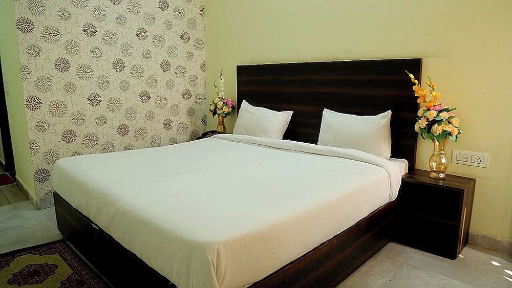 Hotel Livinn by F9 Deluxe Room 2