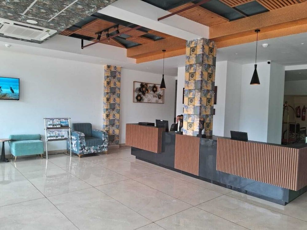 Portola Hotel By Parkside 