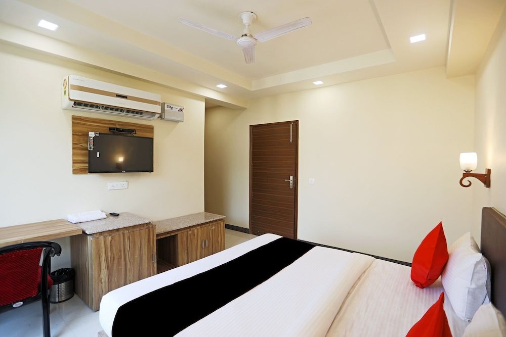 OYO 8526 SD Royal Inn Double or Twin Room 4