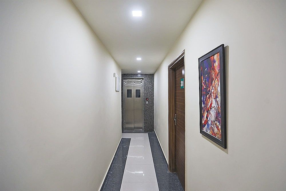 OYO 8526 SD Royal Inn