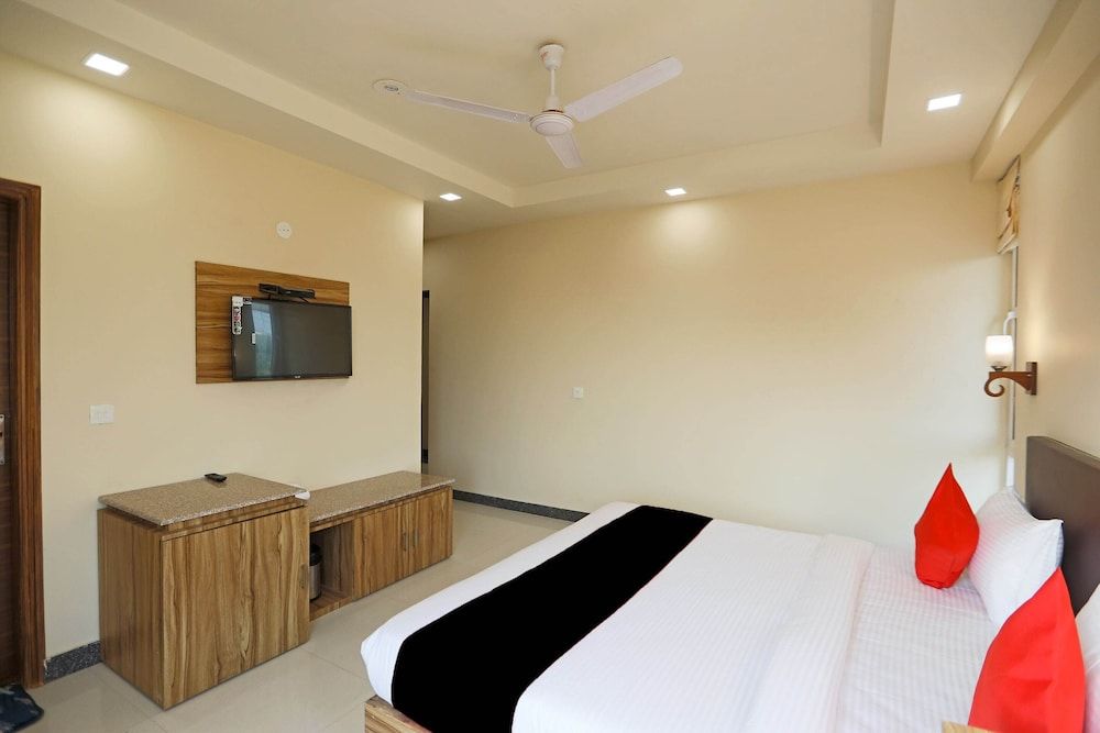 OYO 8526 SD Royal Inn Double or Twin Room 12