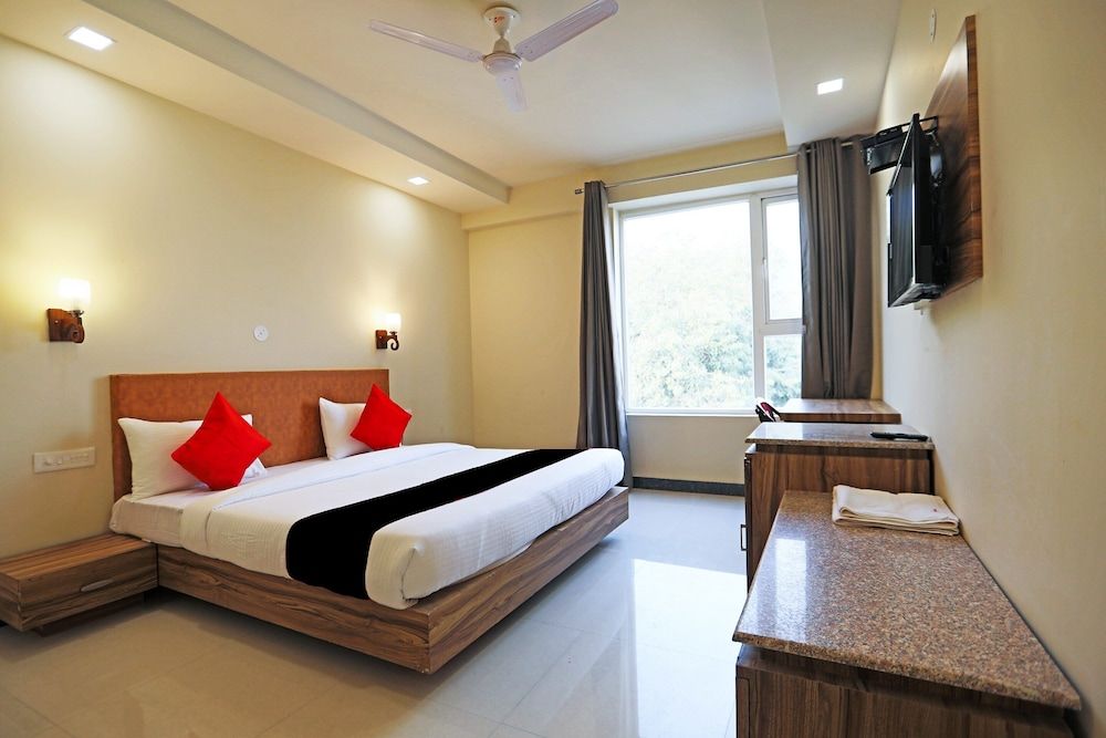 OYO 8526 SD Royal Inn Double or Twin Room 9