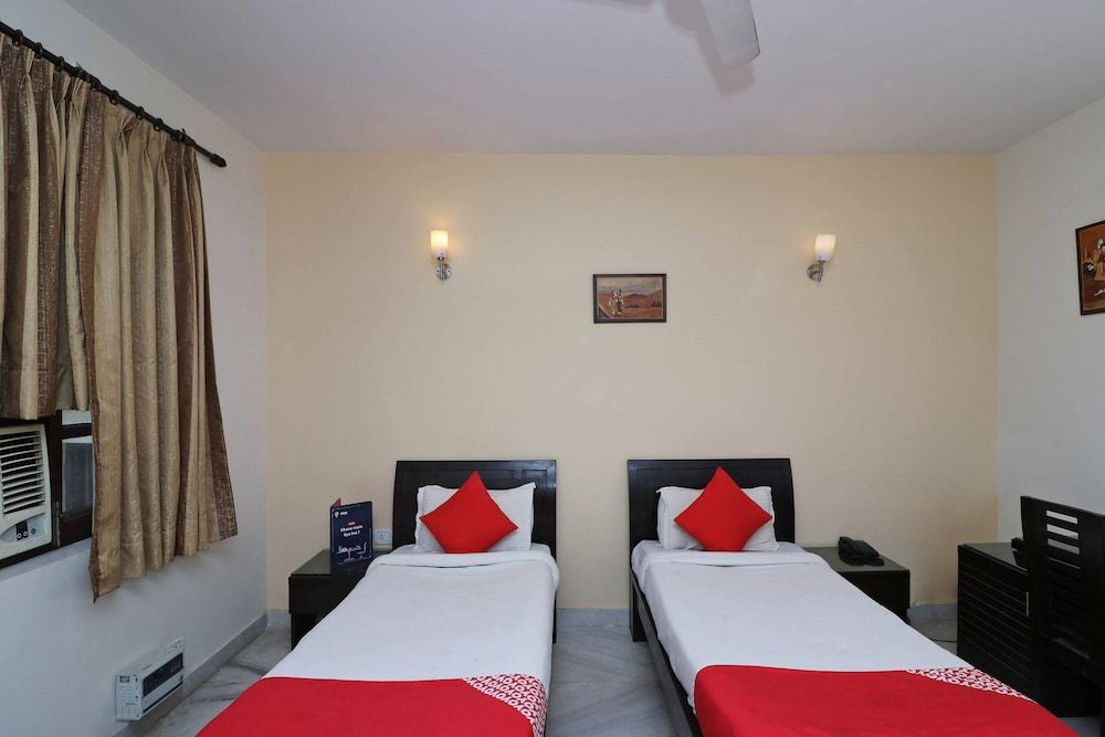 OYO 595 Hotel Aravali View Standard Double Room 19