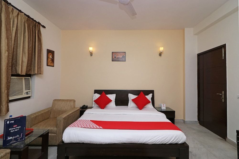 OYO 595 Hotel Aravali View Standard Double Room 2