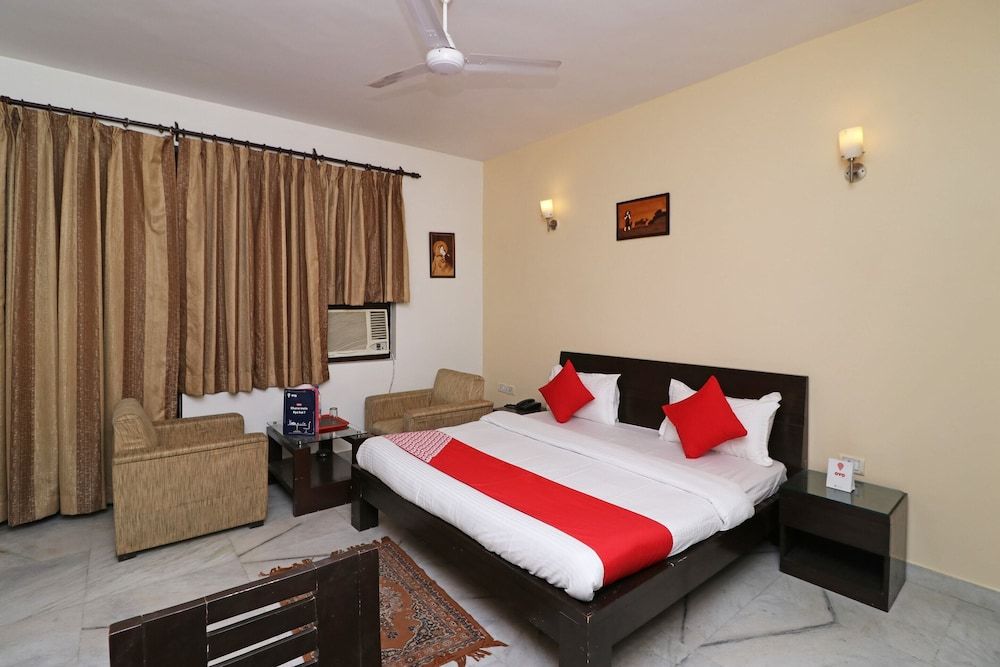 OYO 595 Hotel Aravali View Standard Double Room 18