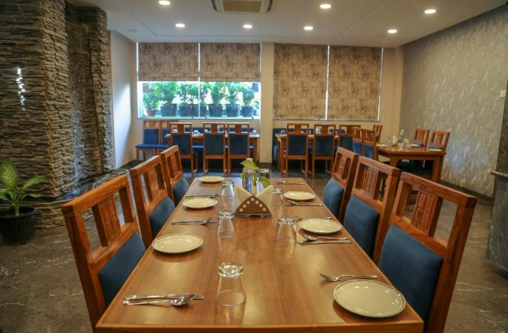 Food & Dining