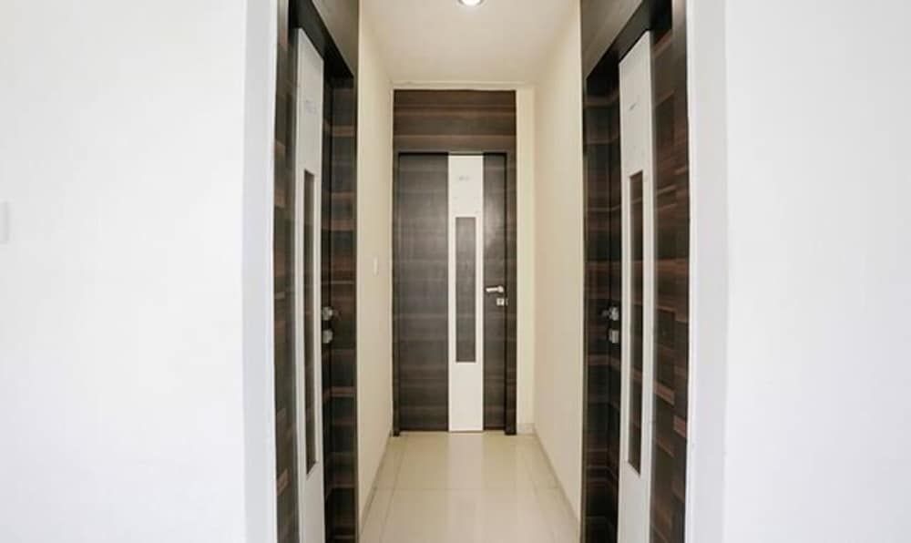 Side Image 1