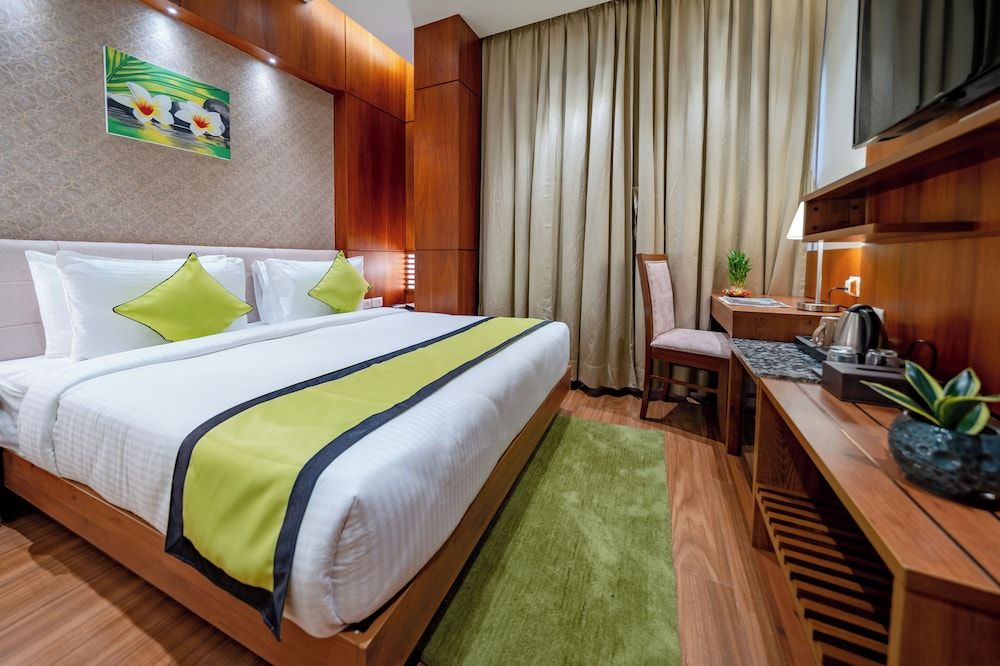Payel Multiplaza Deluxe Room, 1 Queen Bed, City View
