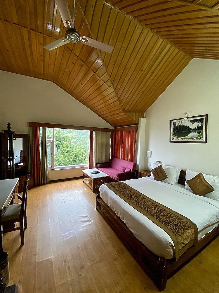 Oakwood Hamlet Resort - Shoghi - Shimla Cottage