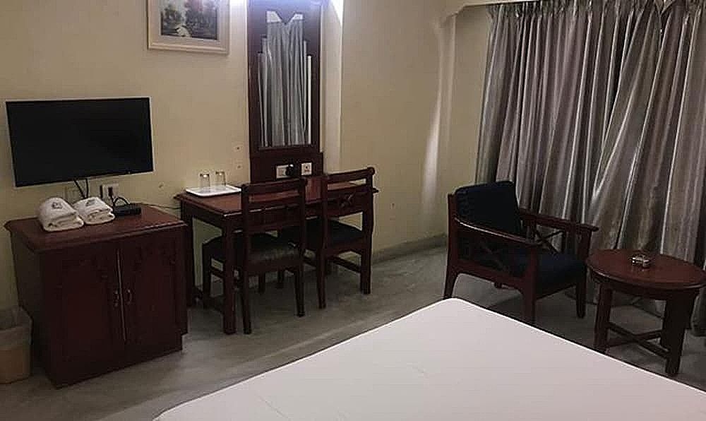 Fabhotel Prime The Vijay Park Arumbakkam Deluxe Room 3