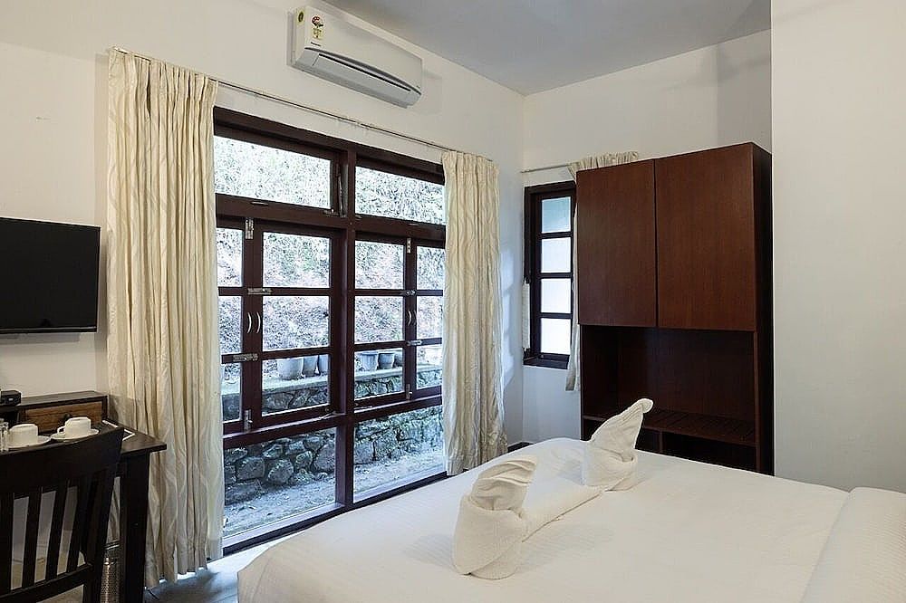 Avadale Munnar - Stag Groups Not Allowed Standard Double Room 2