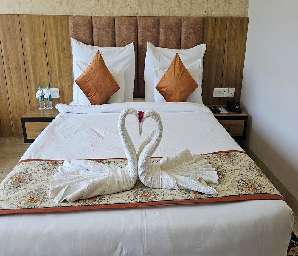 Bamboo Saa Mulberry Resort Pushkar Deluxe Garden View 8