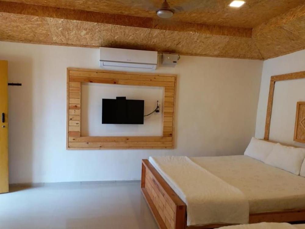 Room, 1 Bedroom, Balcony