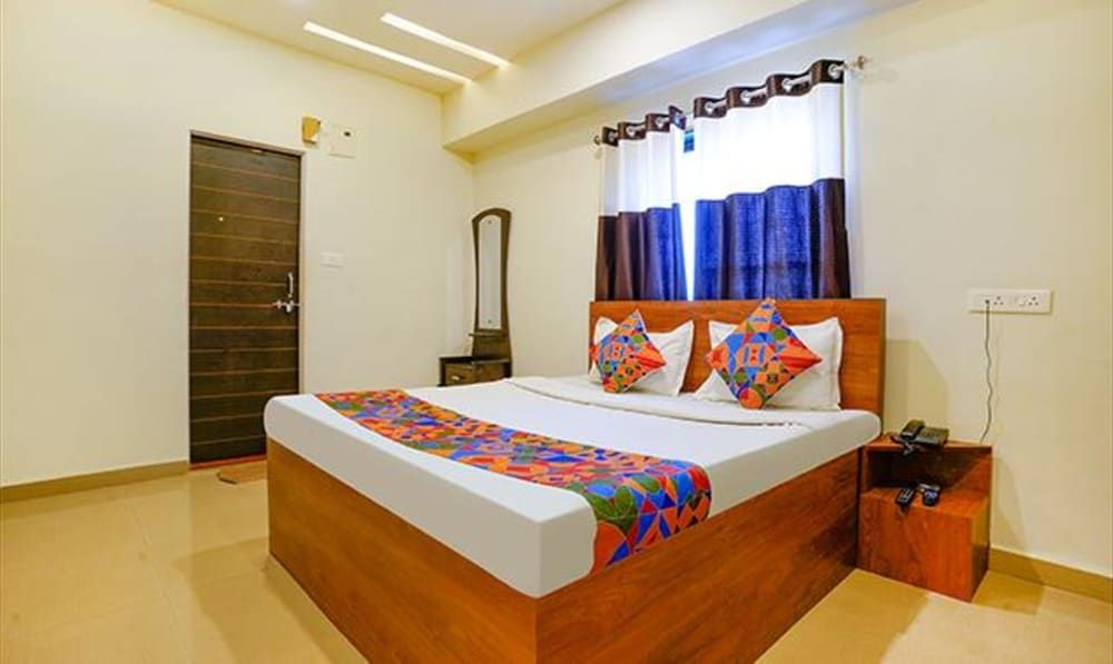 Fabhotel Dwarka Lodging & Boarding Deluxe Room 3