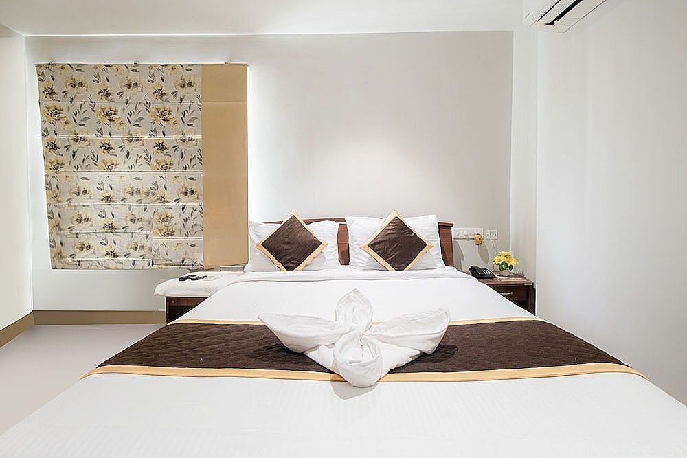 beestay Hotels MG Road vijayawada Deluxe Room 2