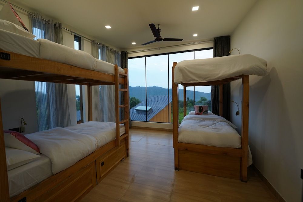 The Solace Bir Shared Dormitory, Women only 3