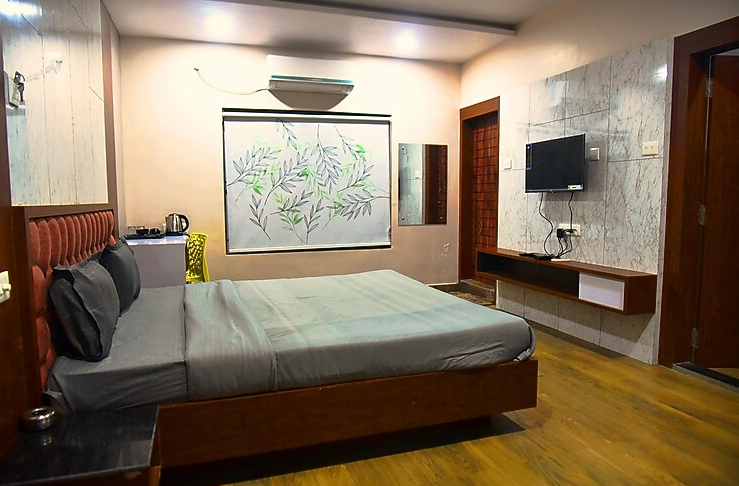 Super Deluxe Rooms with Balcony