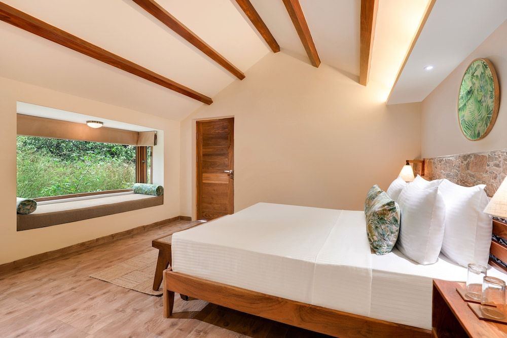 Superior King Jungle Cottage