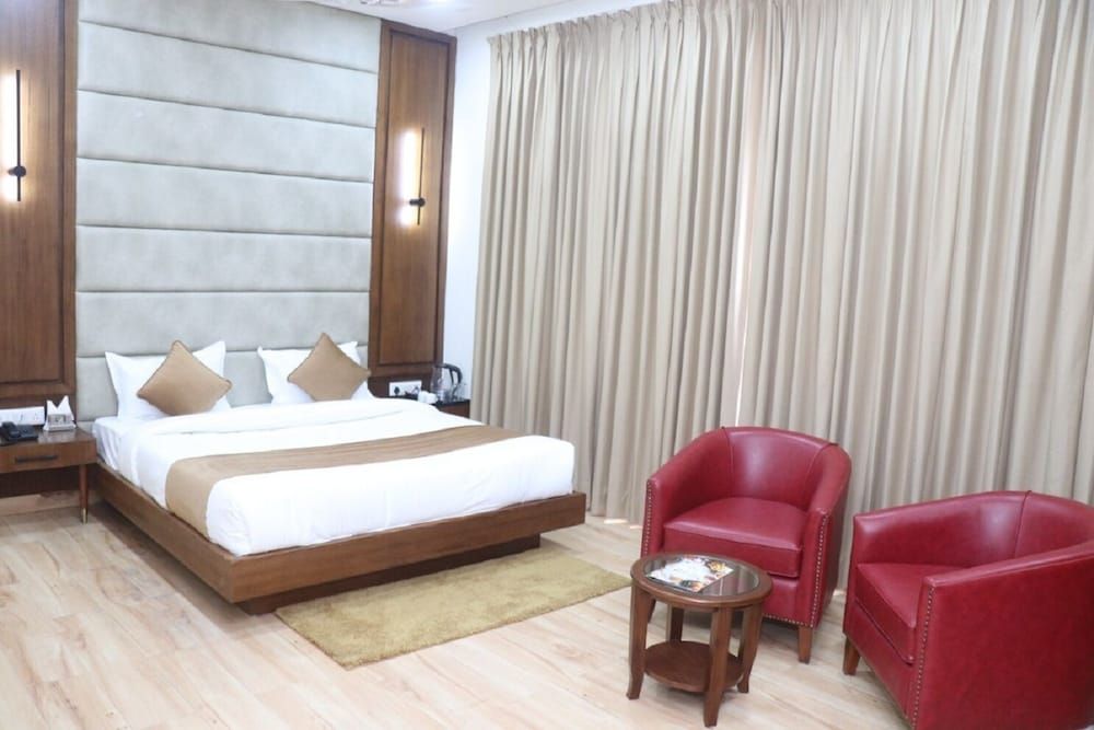 Signature Suite