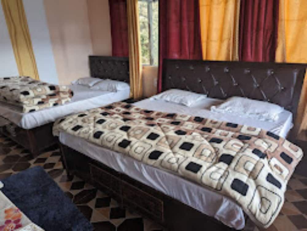 Deluxe Quadruple Room