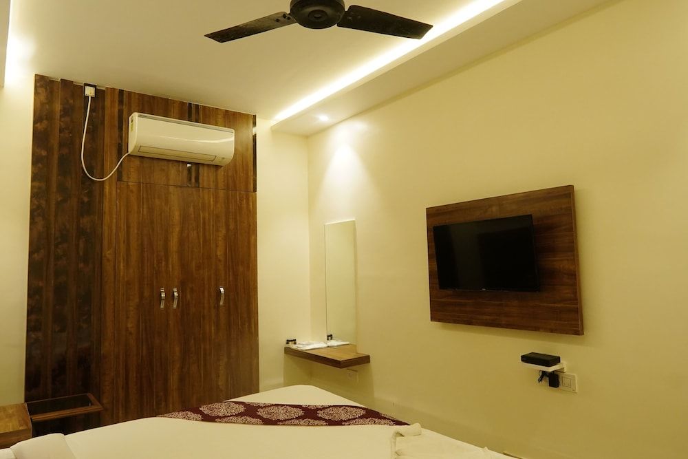 Hotel Vineet Executive Room 15