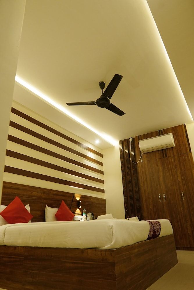 Hotel Vineet Executive Room 9