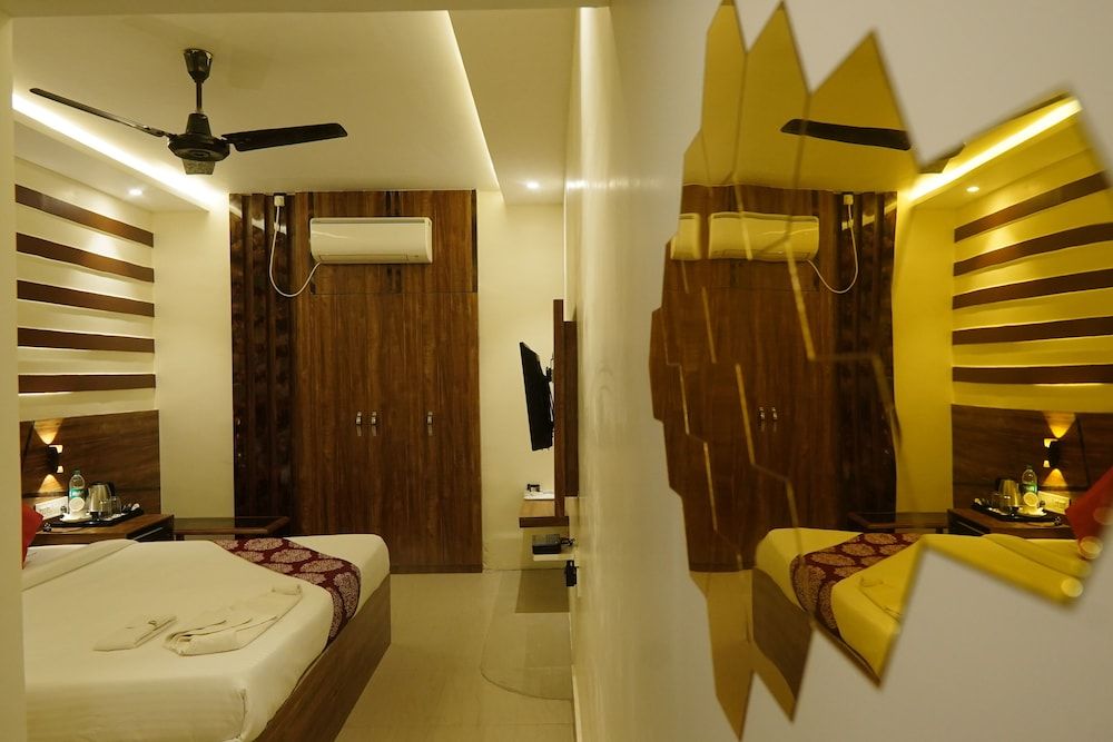 Hotel Vineet Executive Room 8