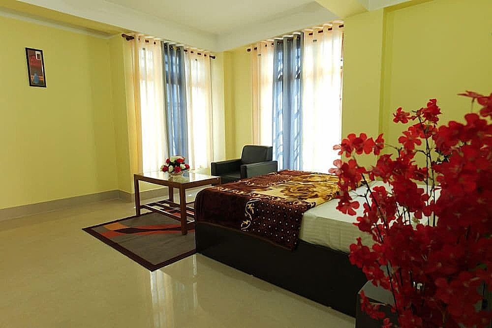 Deluxe Apartment