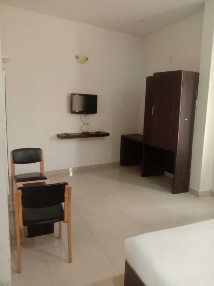 iROOMZ Nijaguna Residency