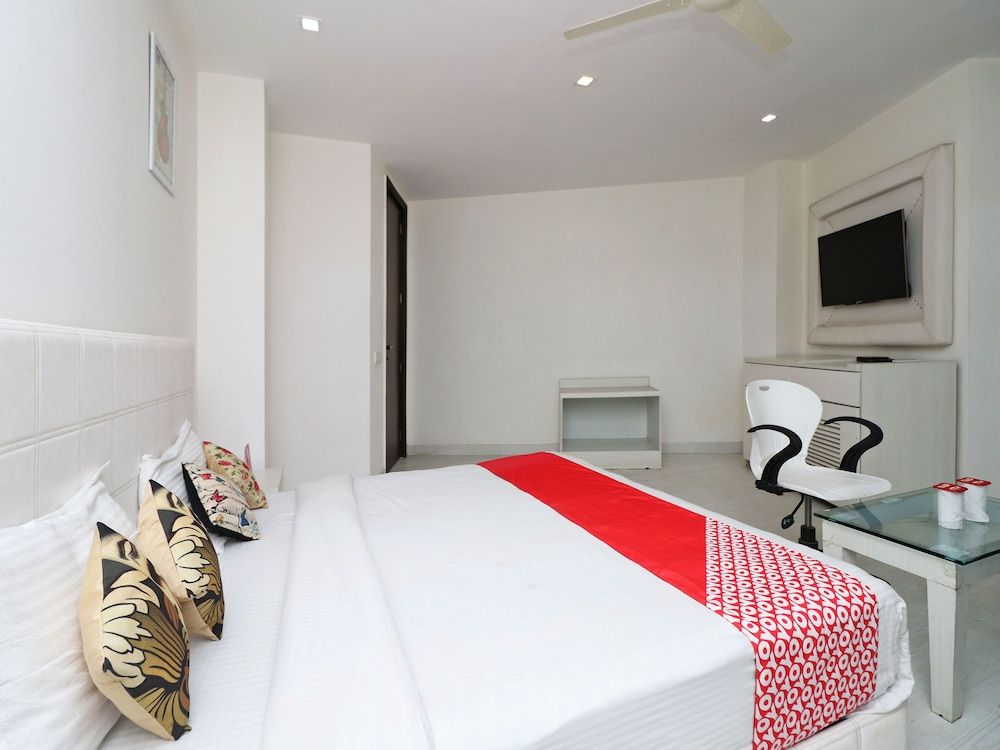 OYO 12346 Siris Inn Double or Twin Room 3