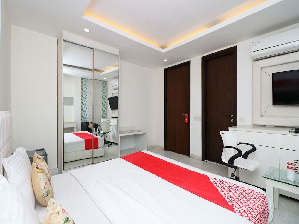 OYO 12346 Siris Inn Double or Twin Room 9