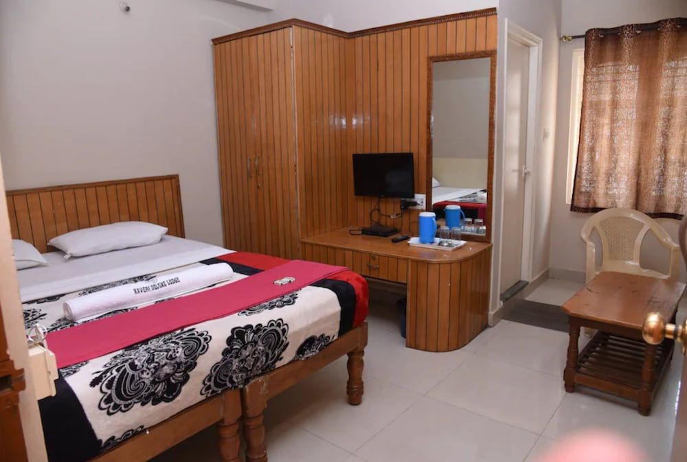 Goroomgo Shabari Gate Bengaluru Deluxe Room 2