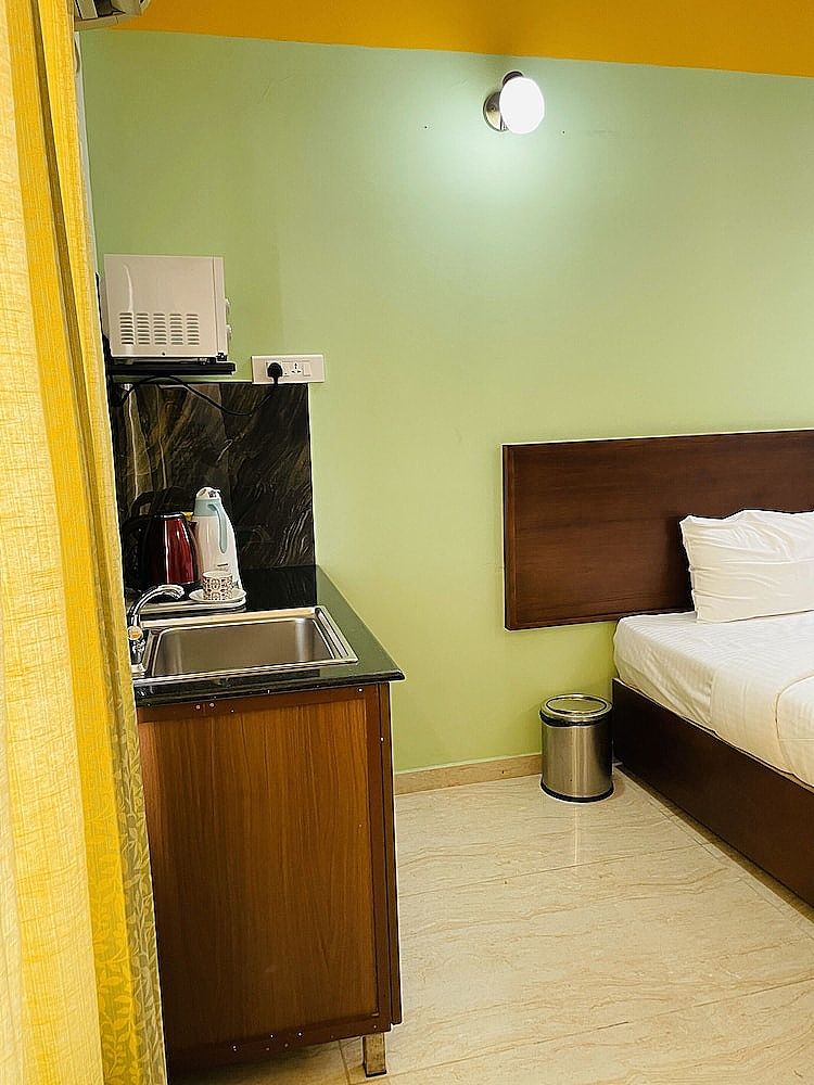 Hotel White House Cochin Premium Double Room 3