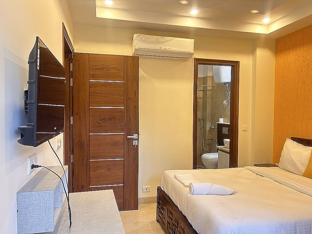 Lime Tree 1BHK Service Apartment Deluxe Double Room 12