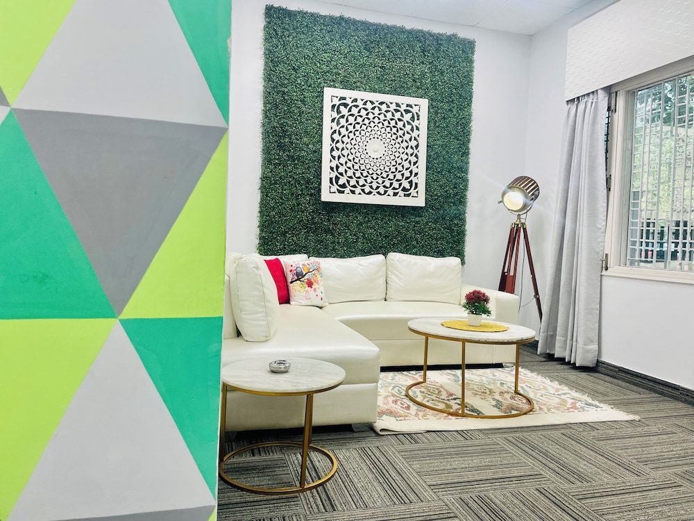 BluO Modern 1BHK - DLF Galleria Market