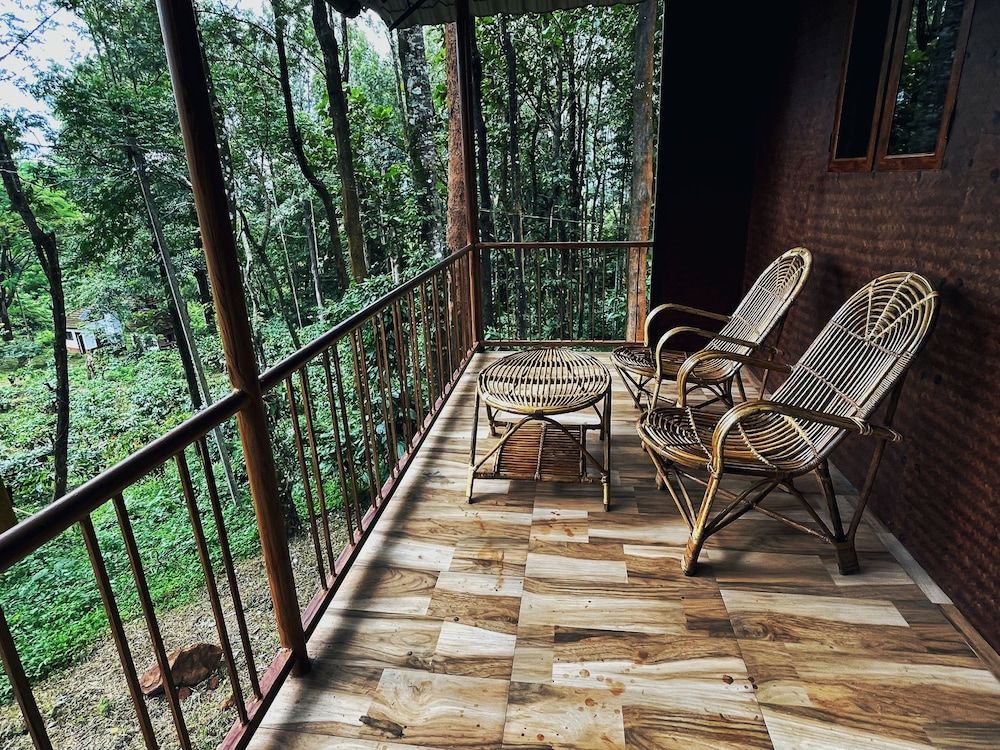 Mahout resort Bamboo Shack 6