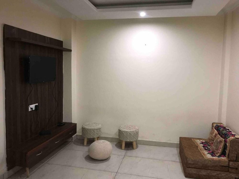 Impeccable 2-bed Apartment in Solan, HP Apartment 8