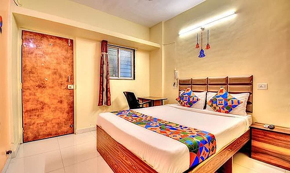 Fabexpress Rising Shelters Deluxe Room