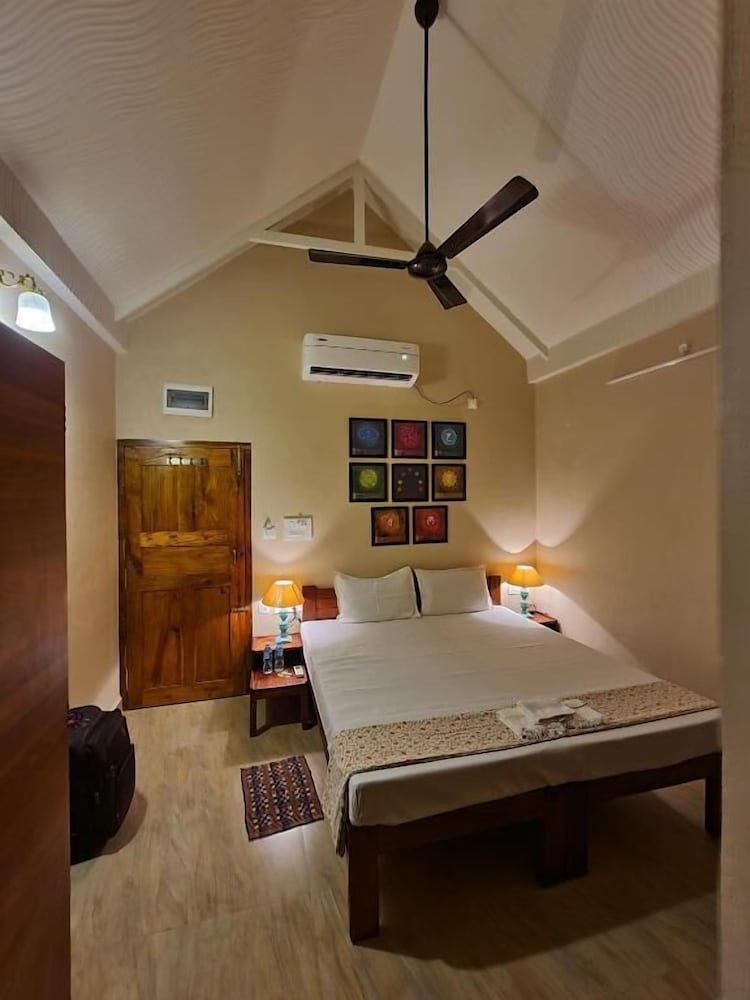 Deluxe Double Room, Partial Sea View