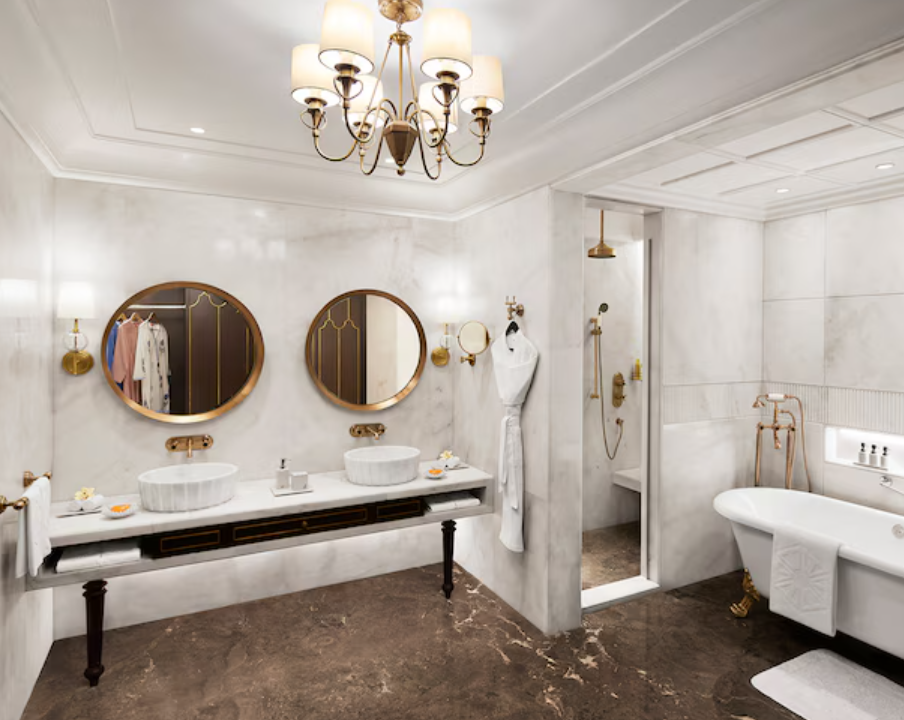 DELUXE SUITE
