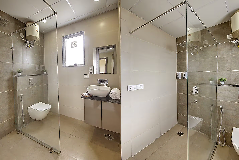 LimeWood Stay Gold-1BHK APARTMENT NEAR ARTEMIS HOSPITAL 1 BHK Apartment with Private Balcony 4