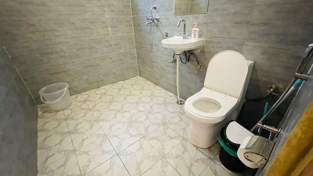 Madpackers Jibhi - Hostel Superior 10 Bed Mixed Ensuite 4