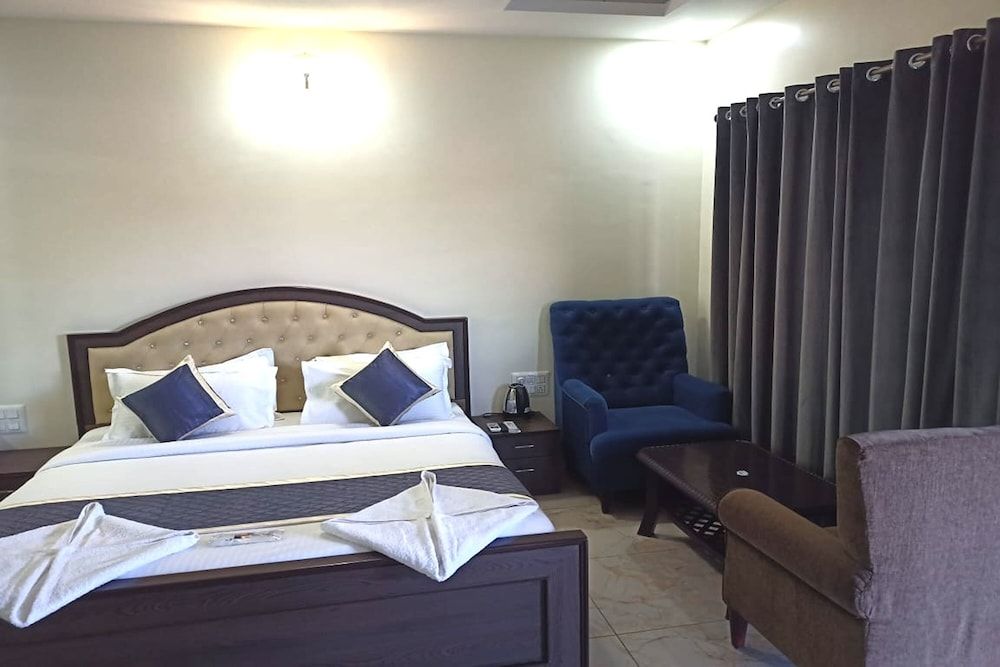 Dundi Mango mist resort Suite 3