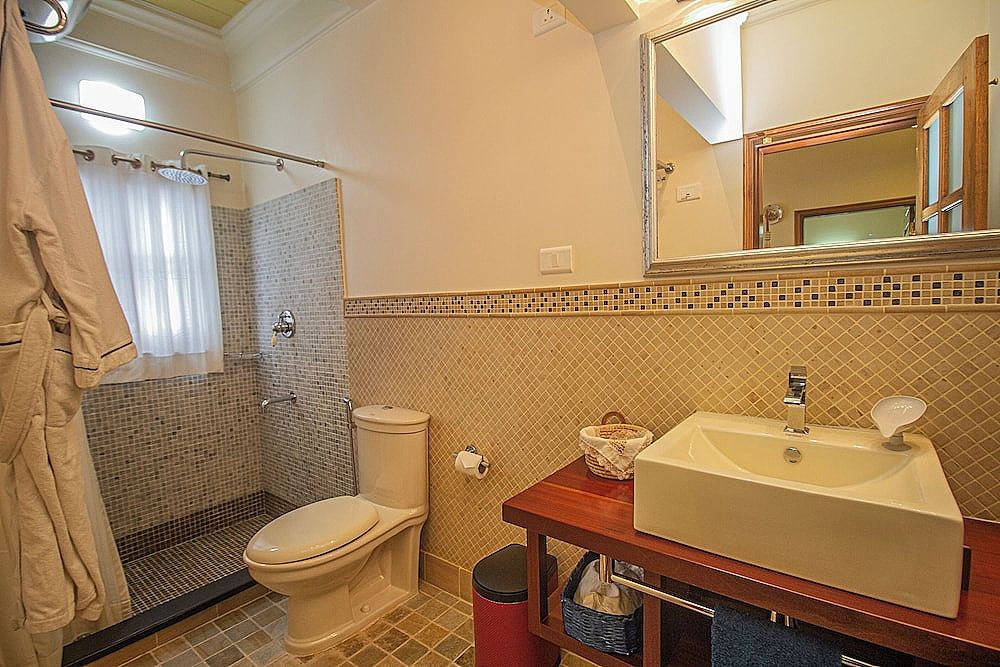 Amritara Luxury Villa Tosca Two Bedroom Suite with Kangchenjunga View 8