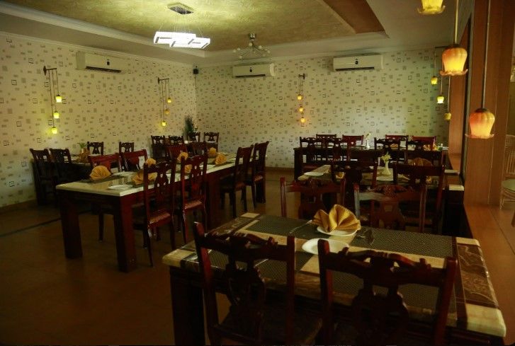 Food & Dining