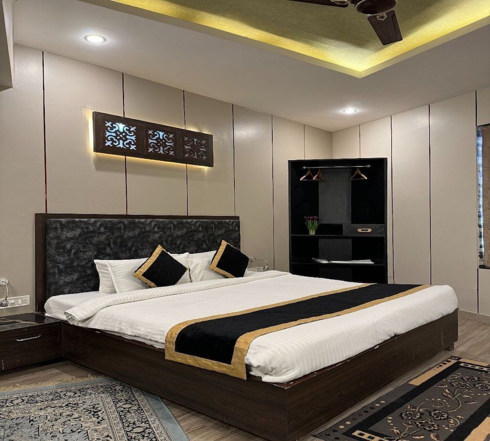 Hotel Runway Inn Premium Room 3
