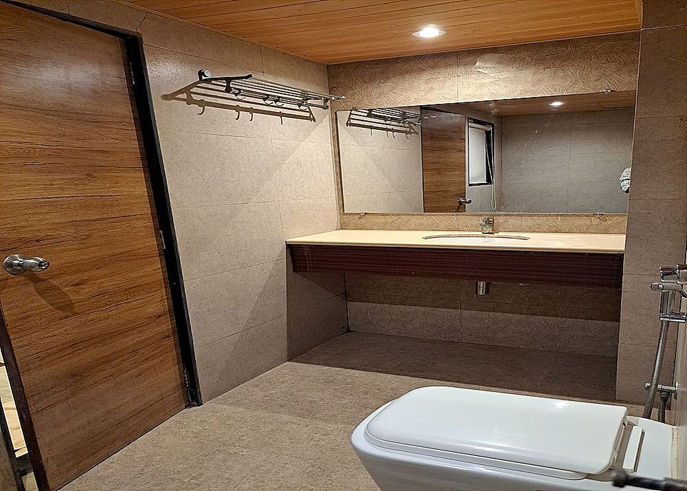 Gateway Star Hotel Deluxe Room 11