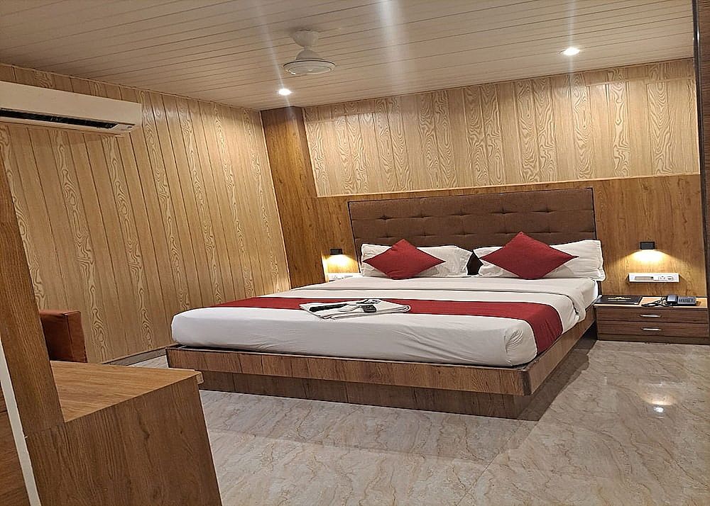 Gateway Star Hotel Deluxe Room 4