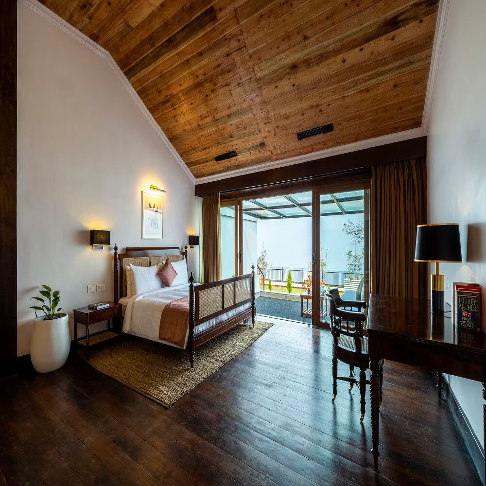 Suite, 6 Bedrooms (Puttabong)